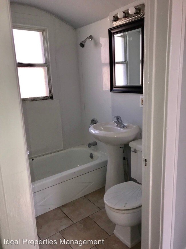 Building Photo - 2 br, 1 bath House - 2320 s 7th