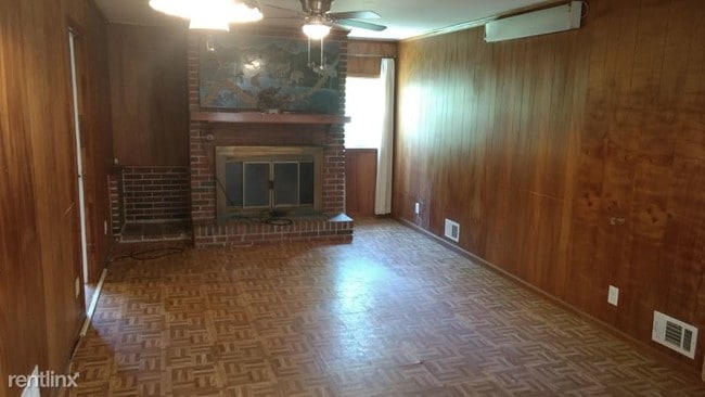 Building Photo - 4 br, 2 bath House - 882 Rays Road