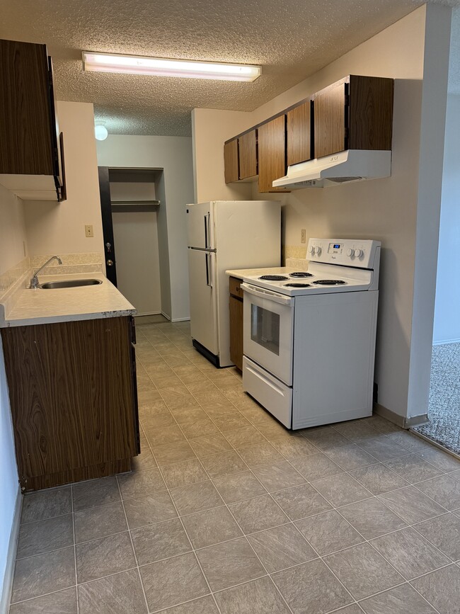 Building Photo - 80 Brookwood Dr