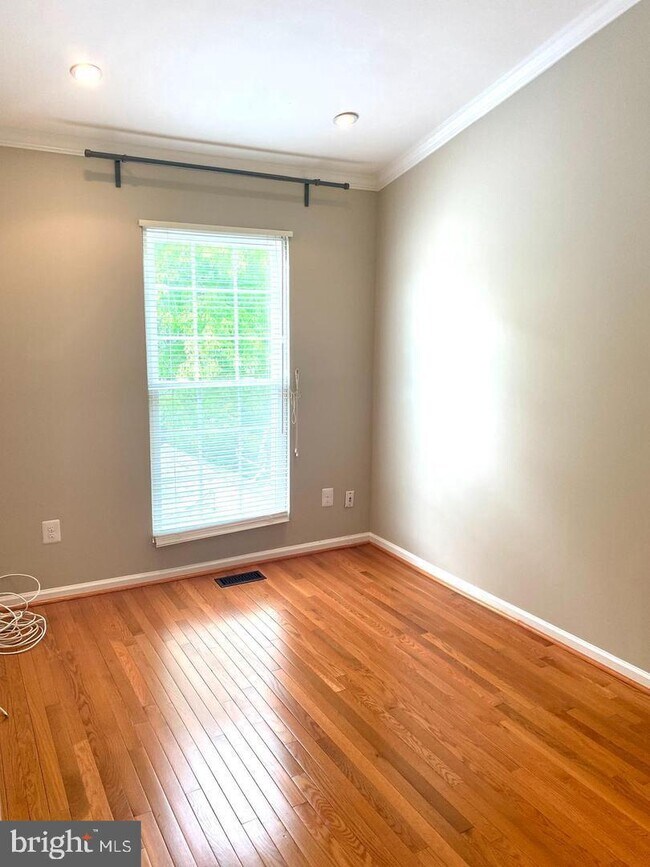 Foto del edificio - 7136 Tolliver St