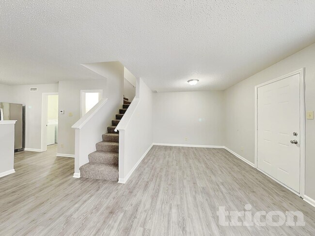 Foto del edificio - 5956 Portman Pl