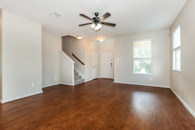Building Photo - 2703 Sleepy Knoll Dr