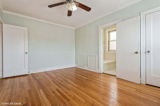 Building Photo - 6817 S Crandon Ave