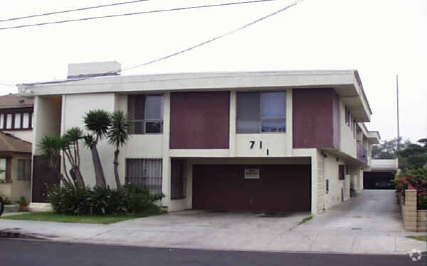 Building Photo - 711 Fir Ave