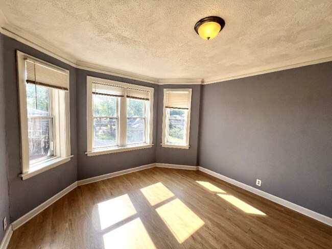 Foto del edificio - 915 W 95th St