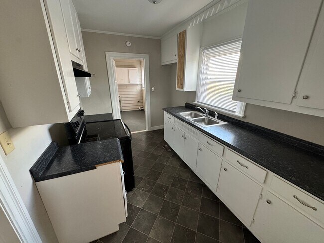 Foto del edificio - 3 Bedroom House in Fairview Circle