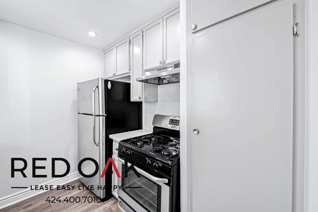 Building Photo - 6029 Carlton Way