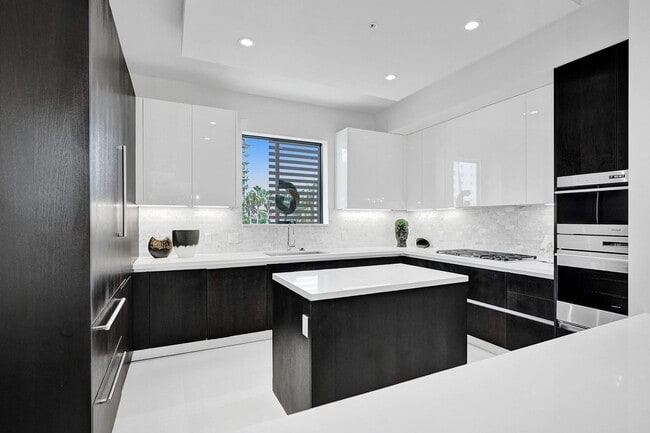 Foto del edificio - 3040 N Ocean Blvd