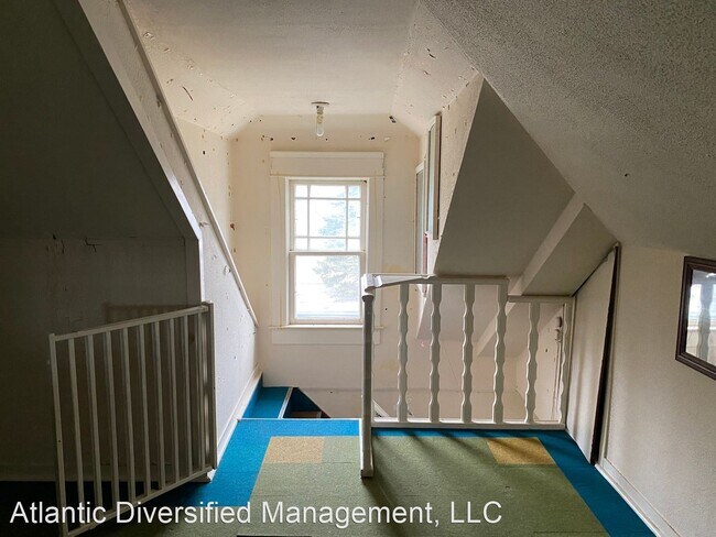 Foto del edificio - 4 br, 2.5 bath House - 2211 Raymond Dr.