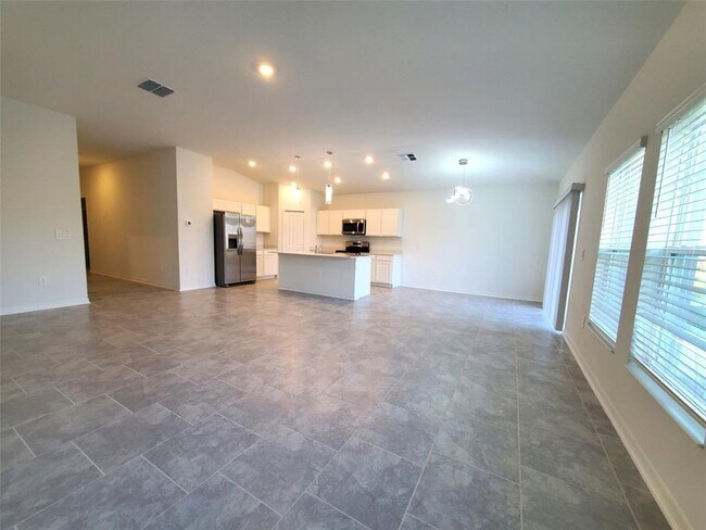 Building Photo - 1124 Tyler Lp