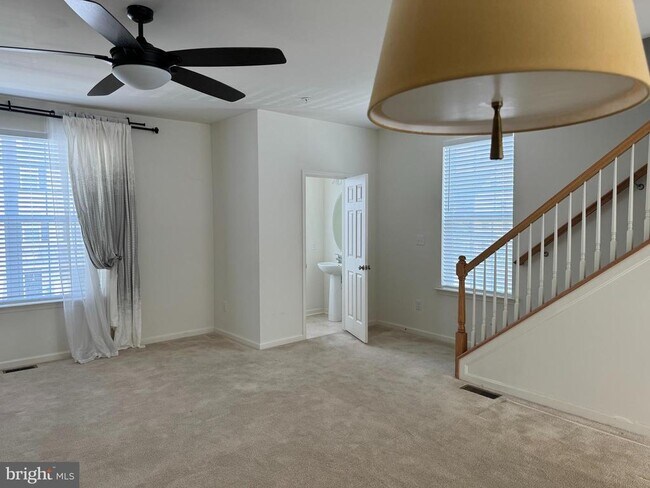 Building Photo - 3505 Naamans Dr