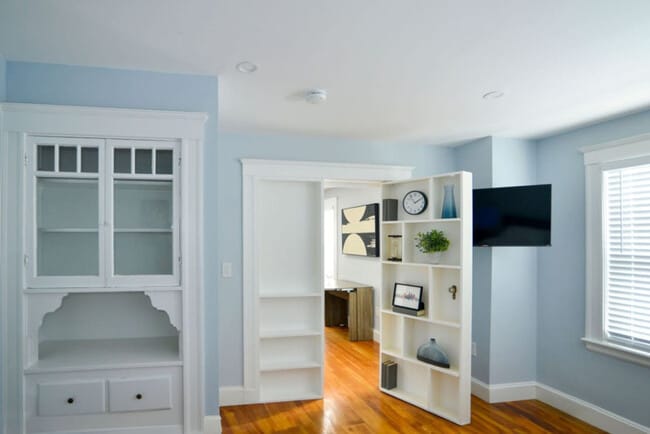 Building Photo - 53 Montvale Ave