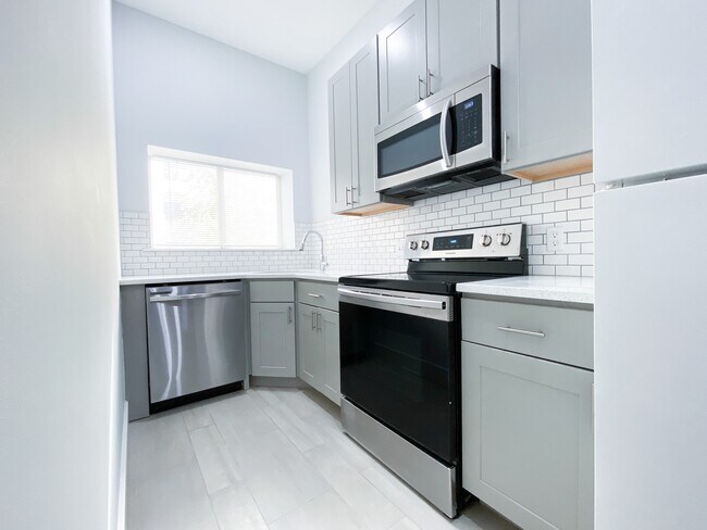 Building Photo - 1935 Chestnut Street, Unit 37-2R