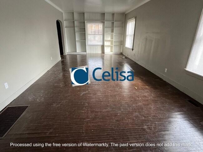 Building Photo - 807 W Creighton Ave