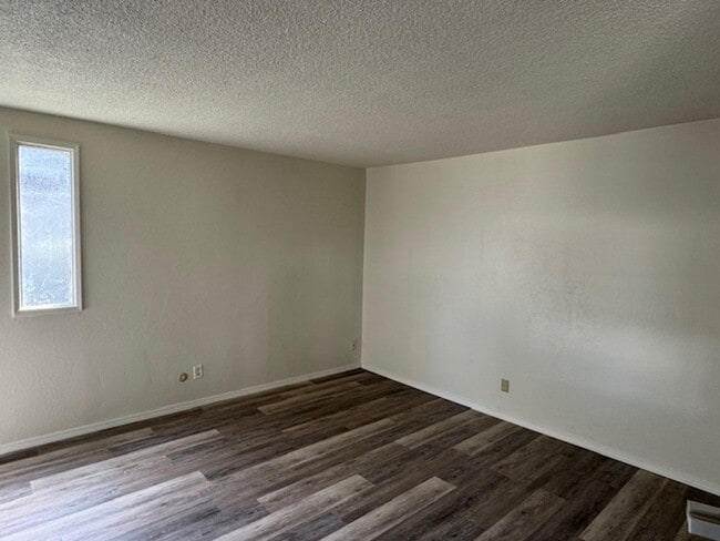 Building Photo - 624 Berrydale Ave