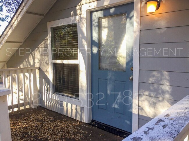 Building Photo - Conveniently located 1 Bed, 1 Bath Apartme...