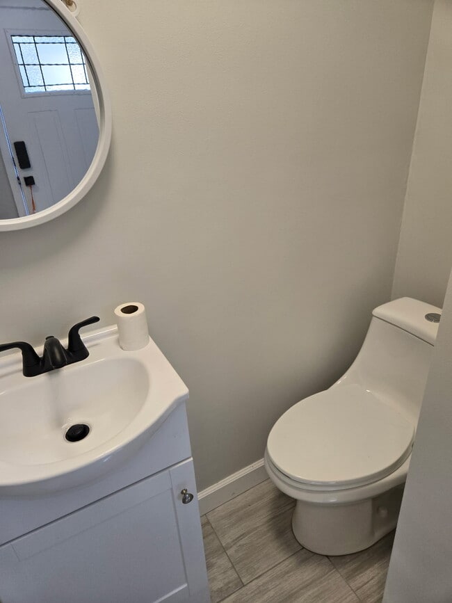 Bath - 1042 Adams Rd