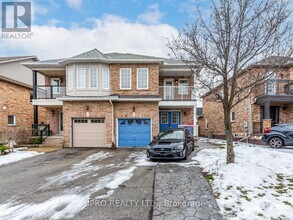 Building Photo - 124 Casabel Dr