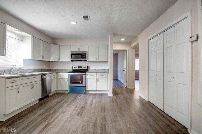 Foto del edificio - 2917 Ironwood Rd