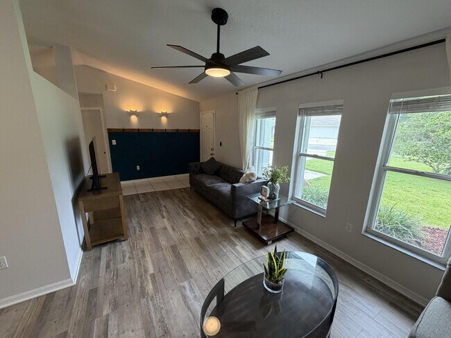 Foto del edificio - Move-In Ready 3/2 in Six Mile Creek | New Appliances | 2-Car Garage