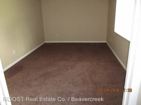 Building Photo - 821 N Eppington Dr