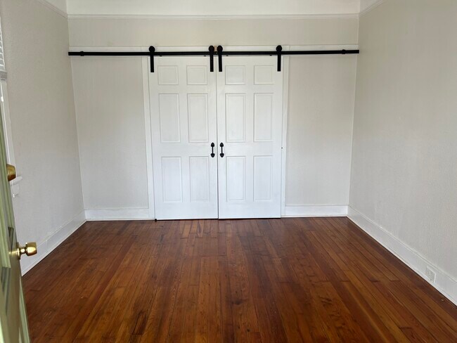 Room1/closed doors - 218 Leboeuf St