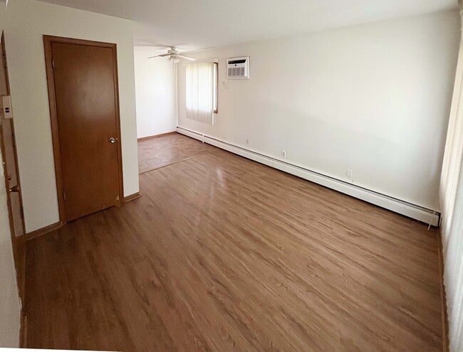 Living Room / Dining - 3600 Pennsylvania Ave S