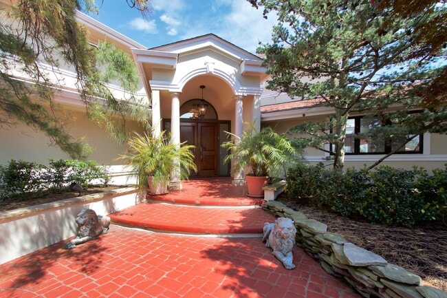 Building Photo - 17 Oyster Bay Dr