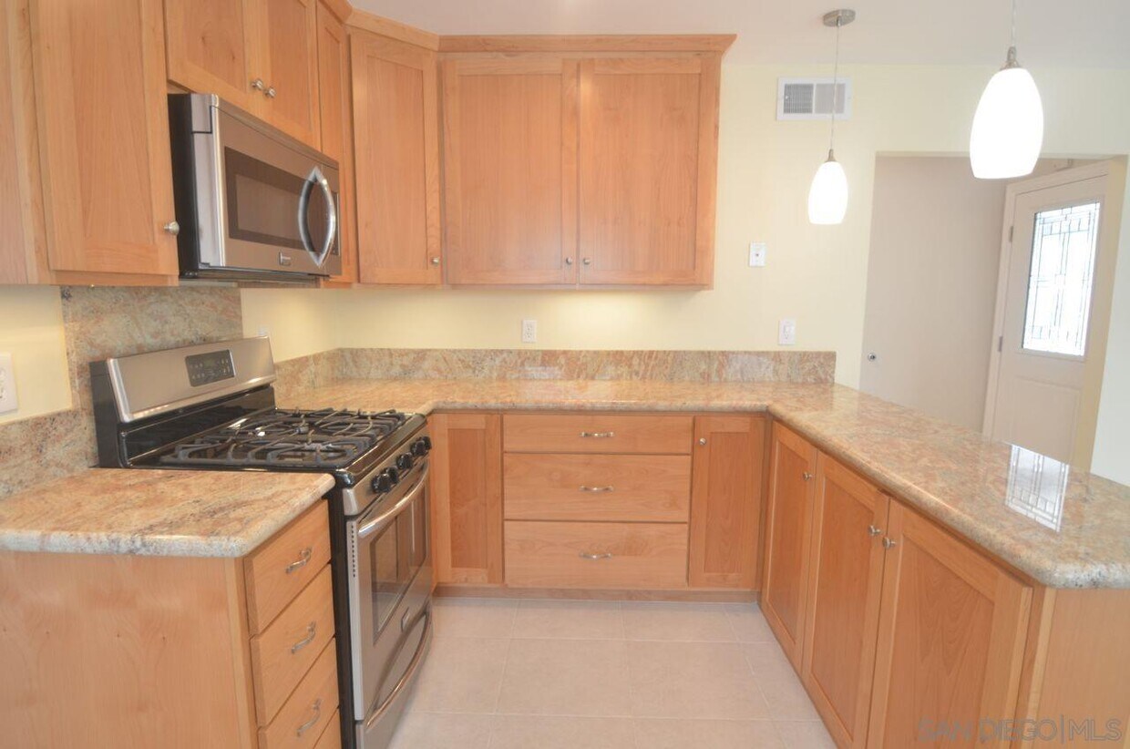 Foto principal - 2657 Gobat Ave