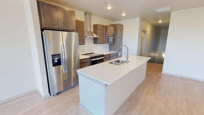 3 habitaciones, 2 baños, cocina - Cove at Crystal Lake