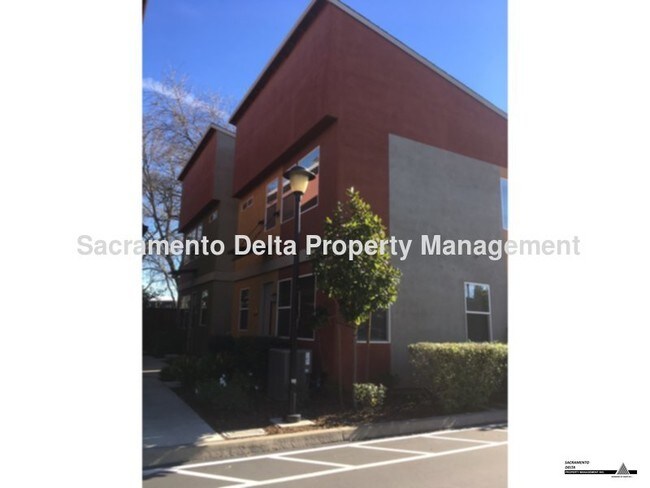 Building Photo - Modern Loft Living in West Sac!!