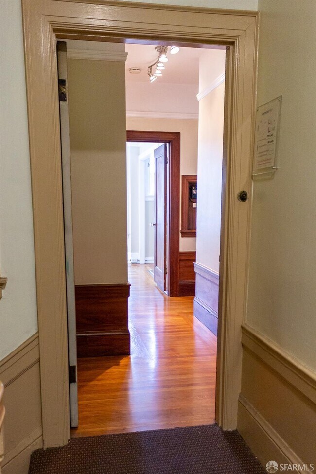 Building Photo - 59 Landers St