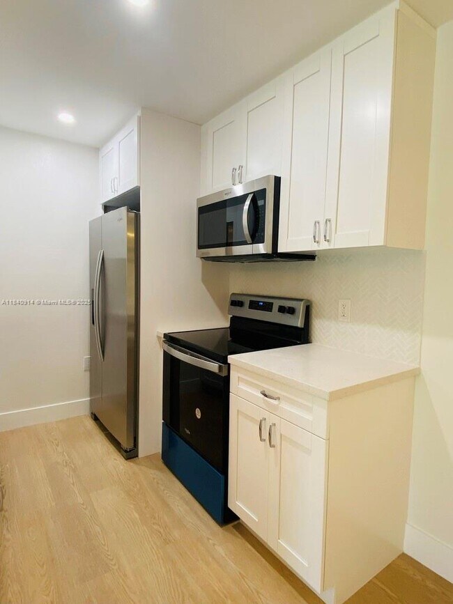 Building Photo - 10581 SW 155th Ct