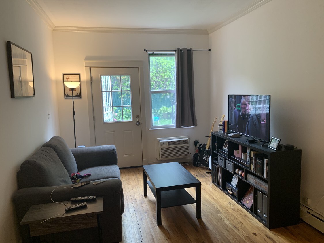 Foto principal - 236 Kane St