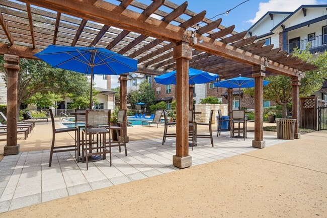 Foto del edificio - Century Lake Highlands