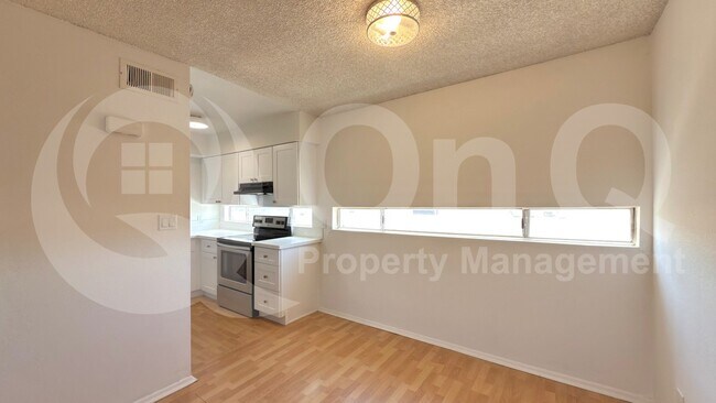 Foto del edificio - 2673 E Oakleaf Dr