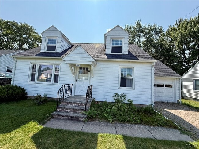 Photo - 116 Chestnut Hill Dr (Liverpool, NY) House