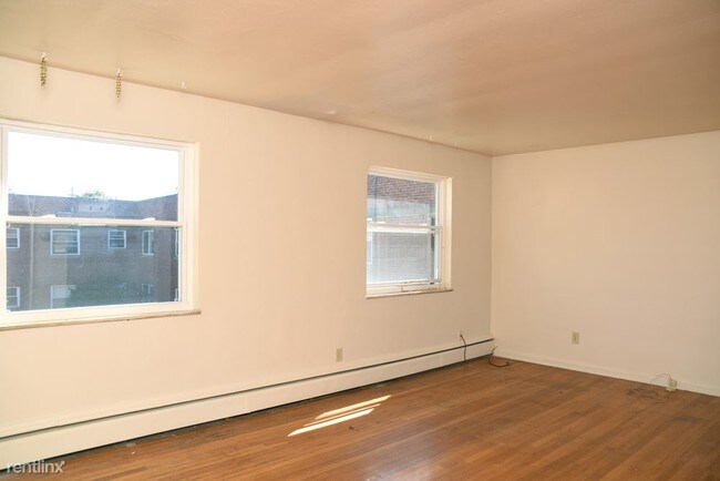 Fotografía del edificio - 1585 Coventry Rd
