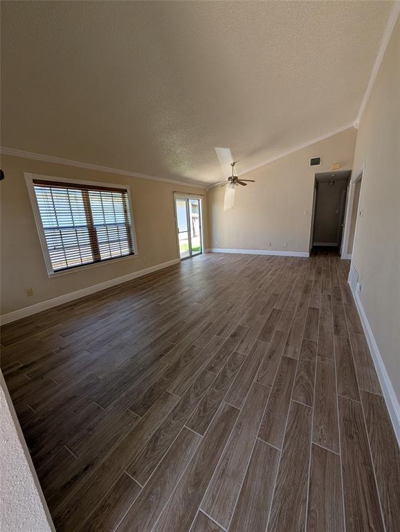 Building Photo - 5914 Green Acres