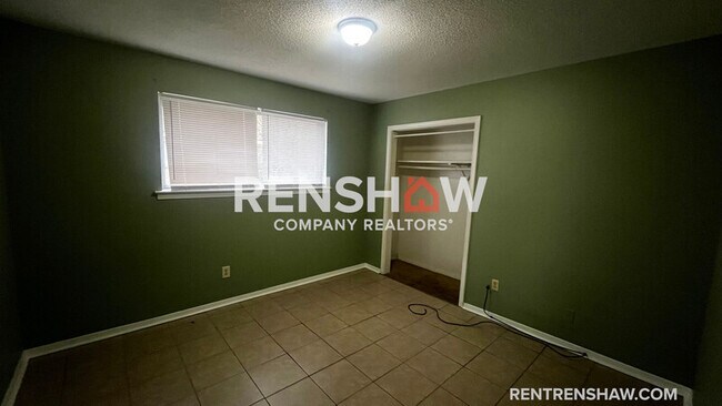 Building Photo - 2122 Goldbrier Ln