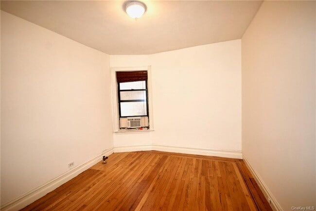 Building Photo - 510 W 123rd St