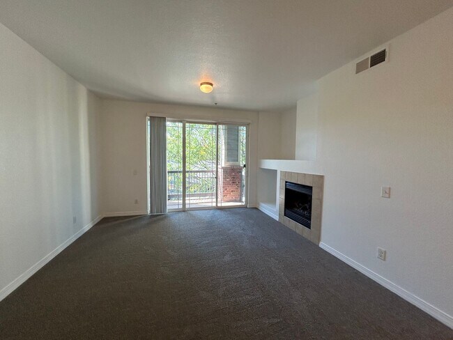 Building Photo - Get Settled with a $500 Move-In Bonus – St...