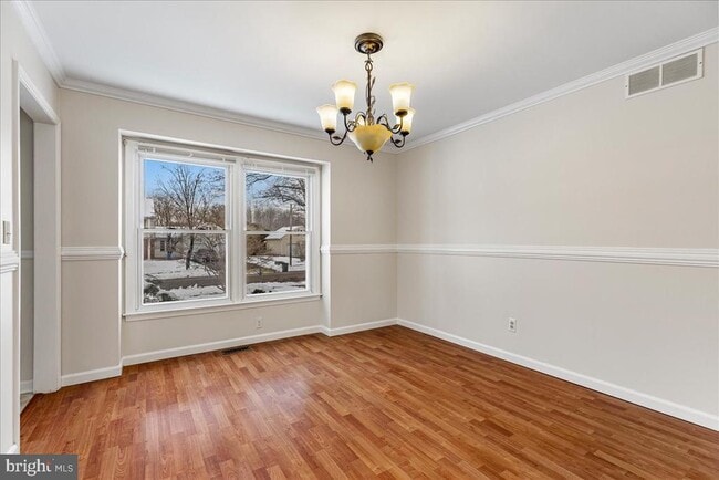 Foto del edificio - 27 Cartwright Dr