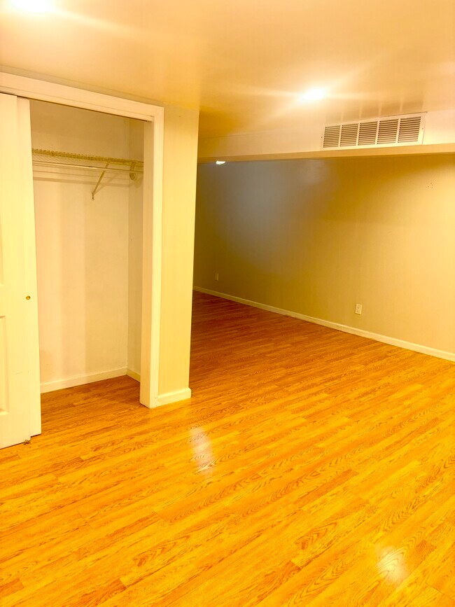 Sala de estar - 10930 120th St