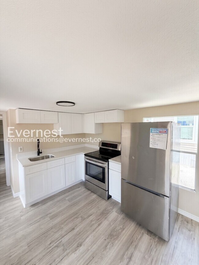Foto del edificio - 5680 28th St N