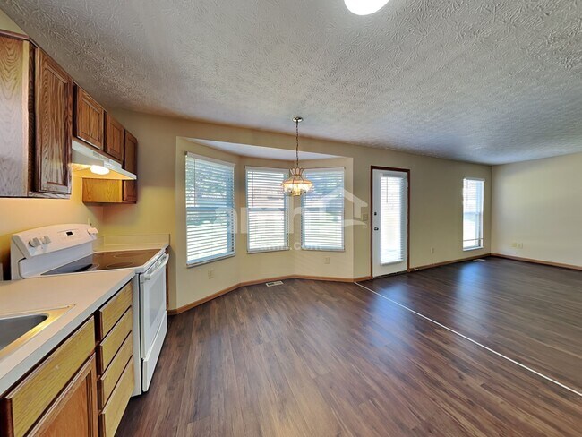 Foto del edificio - 1960 Queens Meadow Ln