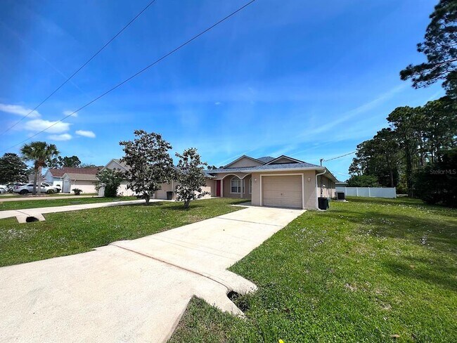 Foto del edificio - 14 Buttonwood Ln