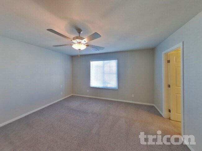 Building Photo - 7237 Halo Falls St