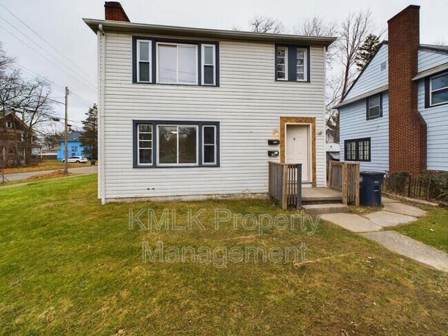Building Photo - 710 Copley Rd