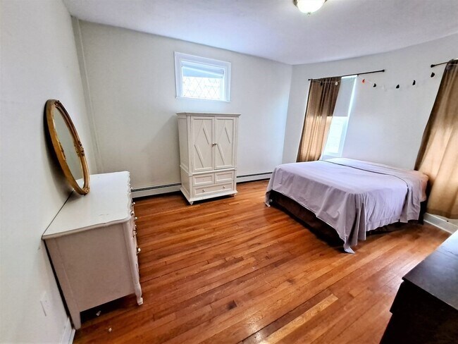Foto del edificio - 42 Brookledge St
